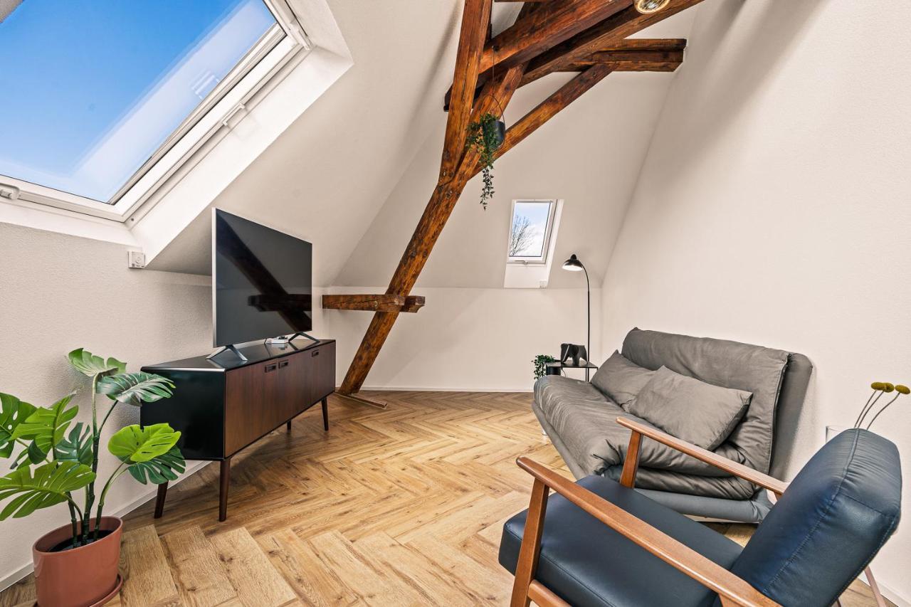 Maisonette-Wohnung Mit Freigelegtem Fachwerk Meckenbeuren Exterior photo